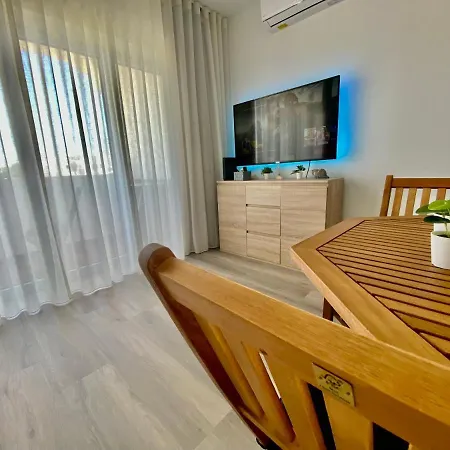 **fresh And Cosy Appt With Pool, Fiber, Sporttv**